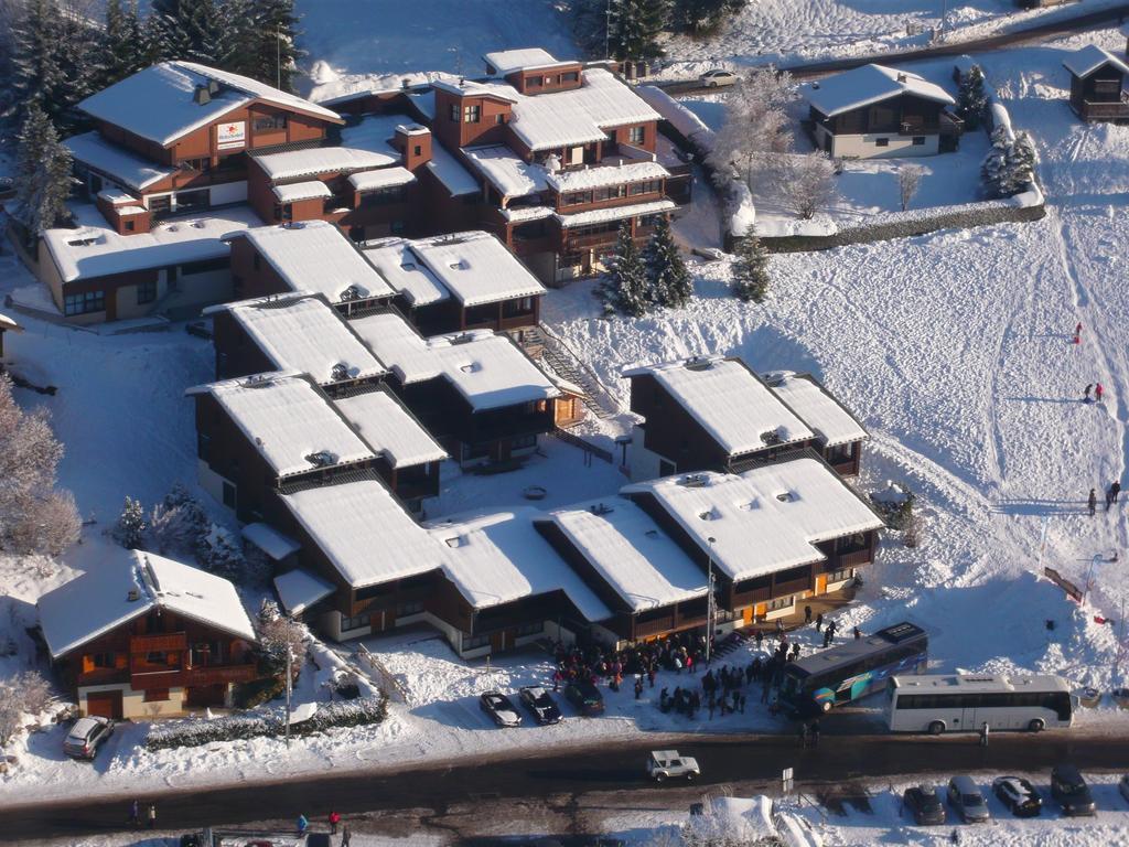 Village De Vacances Les Flocons Verts Les Carroz d'Araches Bagian luar foto
