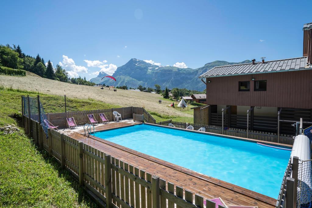 Village De Vacances Les Flocons Verts Les Carroz d'Araches Bagian luar foto